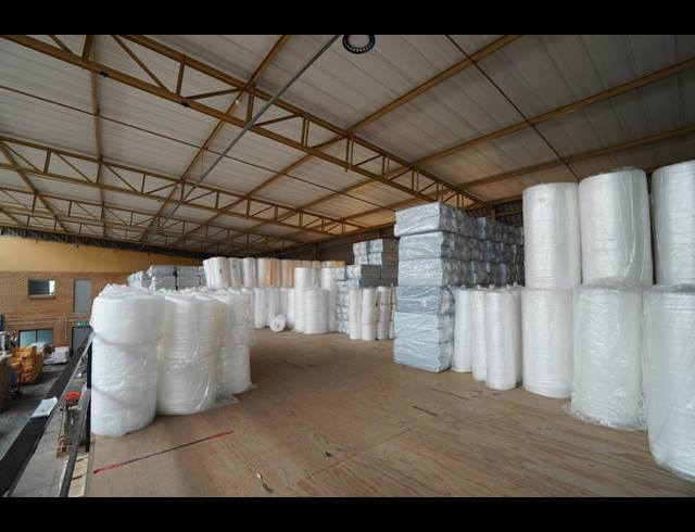 2,148M² WAREHOUSE TO LET IN LASER PARK